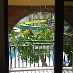 Maxwell Club Aparthotel 3*