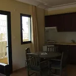 Maxwell Club Aparthotel 3*