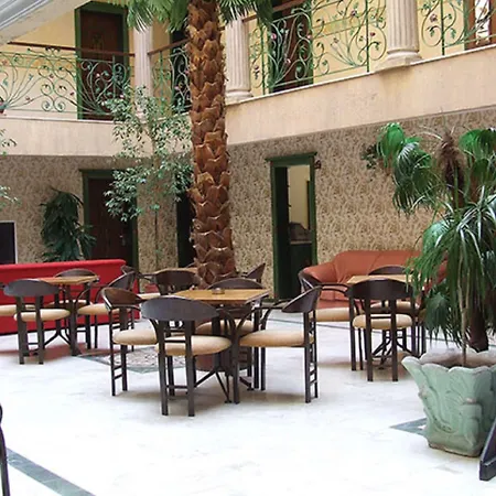 Maxwell Club Aparthotel 3*