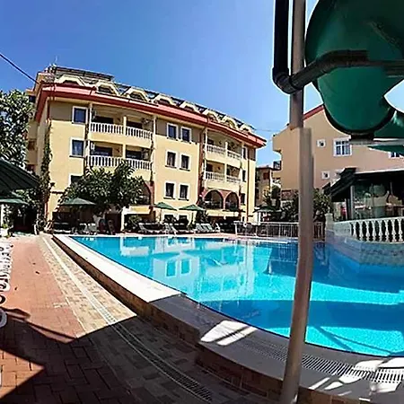 Maxwell Club מלון דירות