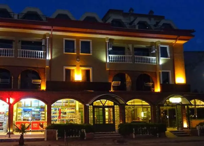 מלון דירות Maxwell Club מרמריס