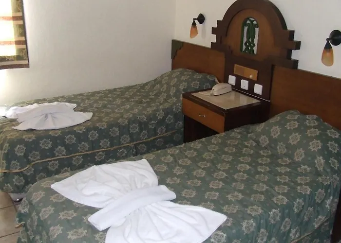 Maxwell Club Aparthotel 3*