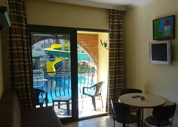 Aparthotel Maxwell Club 3*