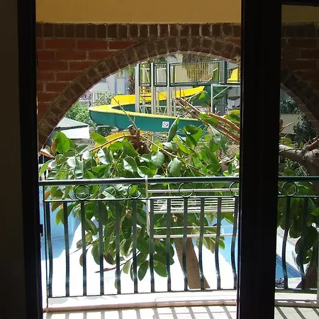 Maxwell Club Hotel apartamentowy 3*