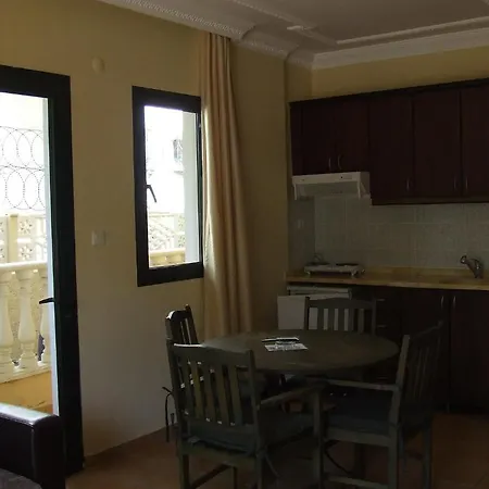 Maxwell Club Hotel apartamentowy 3*