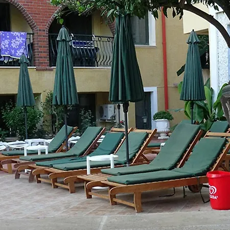 Hotel apartamentowy Maxwell Club
