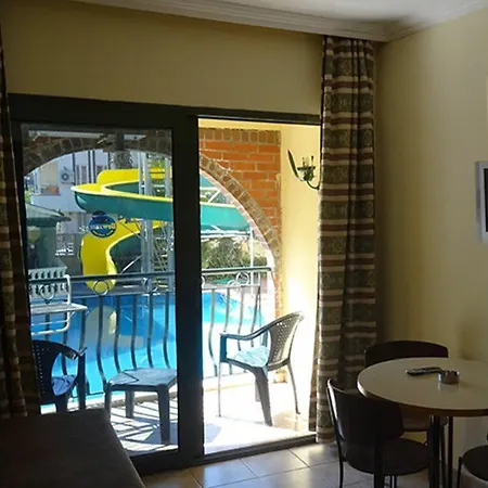 Hotel apartamentowy Maxwell Club 3*