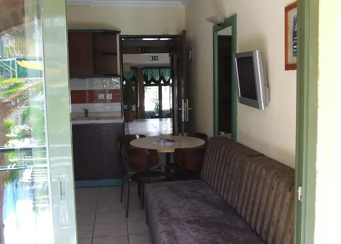 Maxwell Club 3* マルマリス