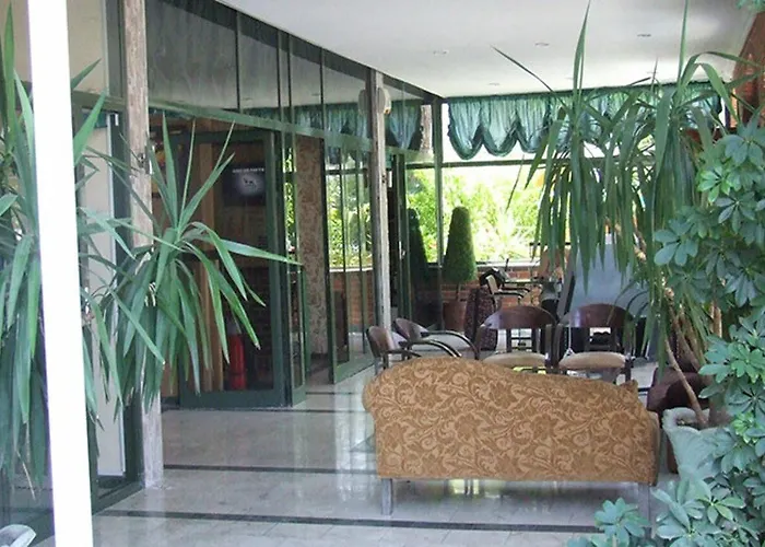 Maxwell Club アパートホテル マルマリス